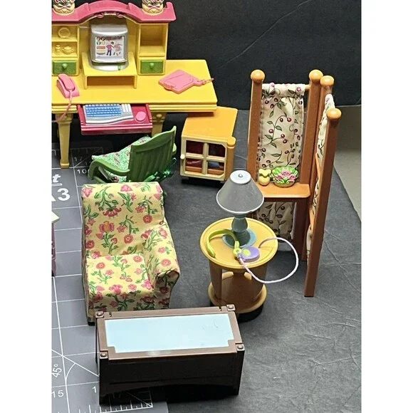 Vintage Fisher Price Loving Family Doll House Furniture Lot Bundle - Picture 11 of 16